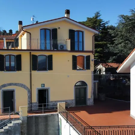 Il Riccio Tra I Castagni Affittacamere *